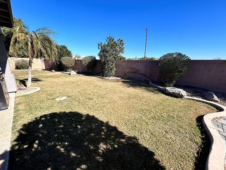 345 N Scott Dr — Photo 20