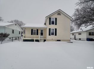 1006 12th St, Silvis, IL 61282