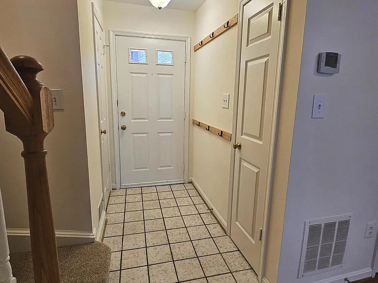 1119 N Stuart St #B — Photo 3