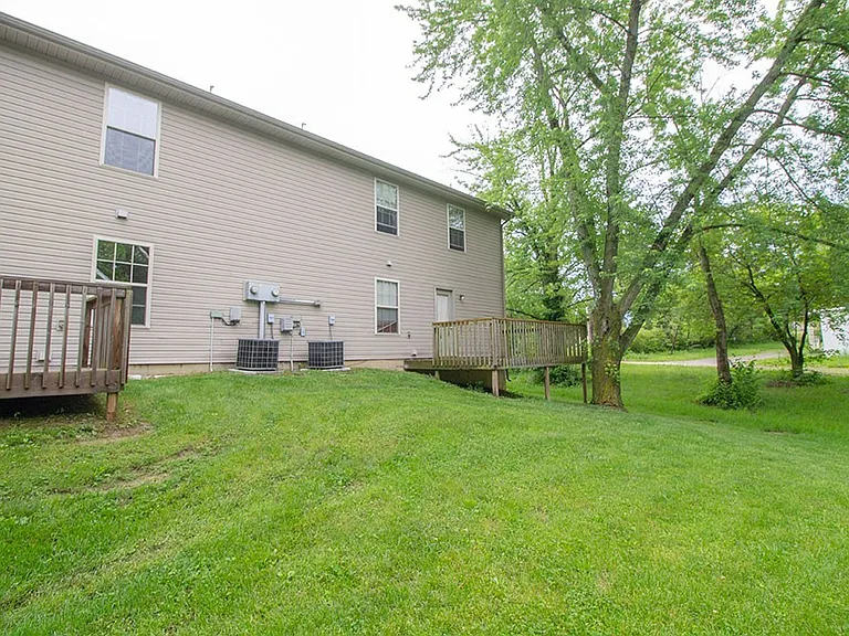 2119 Ballenger Ln — Photo 37