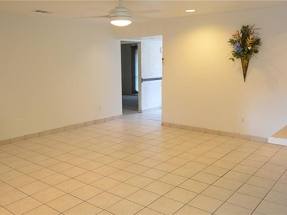 4th image of 1132 Eastwood Dr