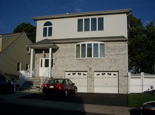 284 Van Buren St, Lyndhurst, NJ 07071