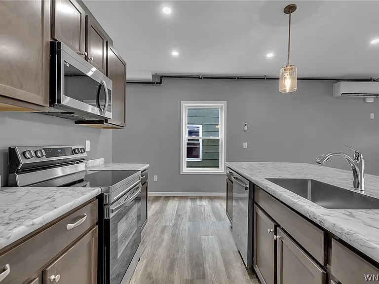 140 Seymour St #1 — Photo 6