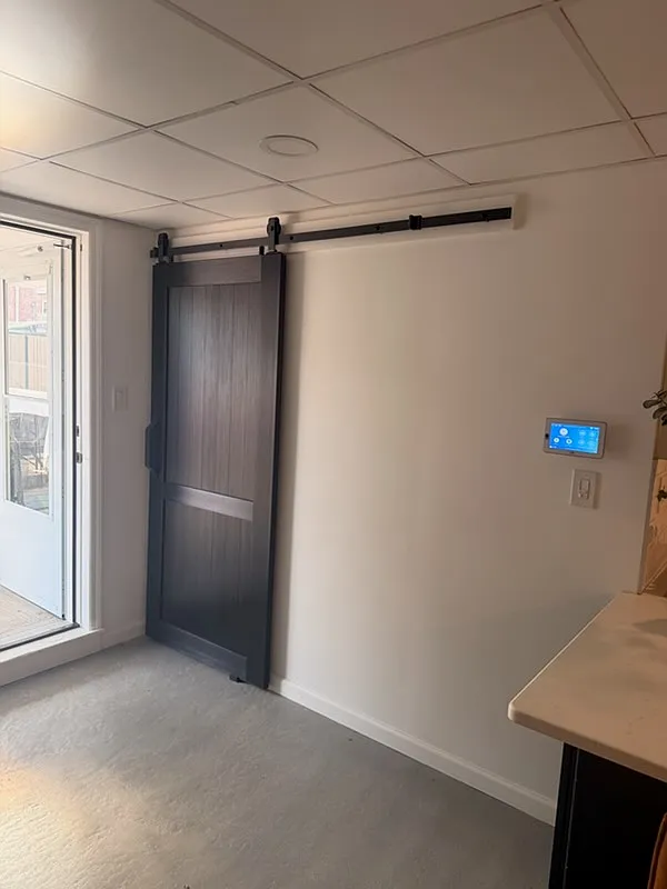 Studio, 1296 sqft, $2,200 — Photo 4