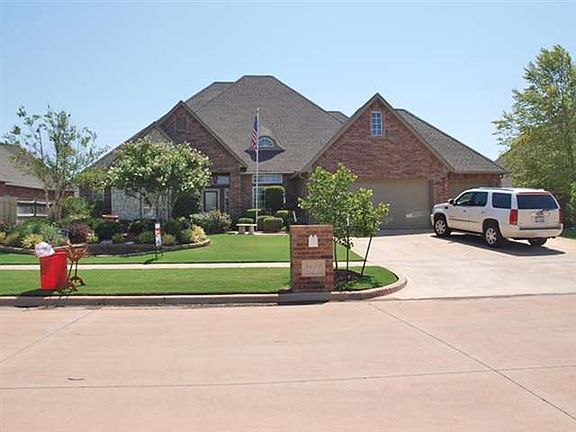 2nd image of 7612 NW Wyatt Lake Dr