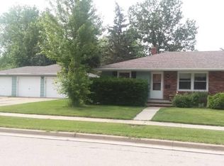 629 12th St, Menasha, WI 54952