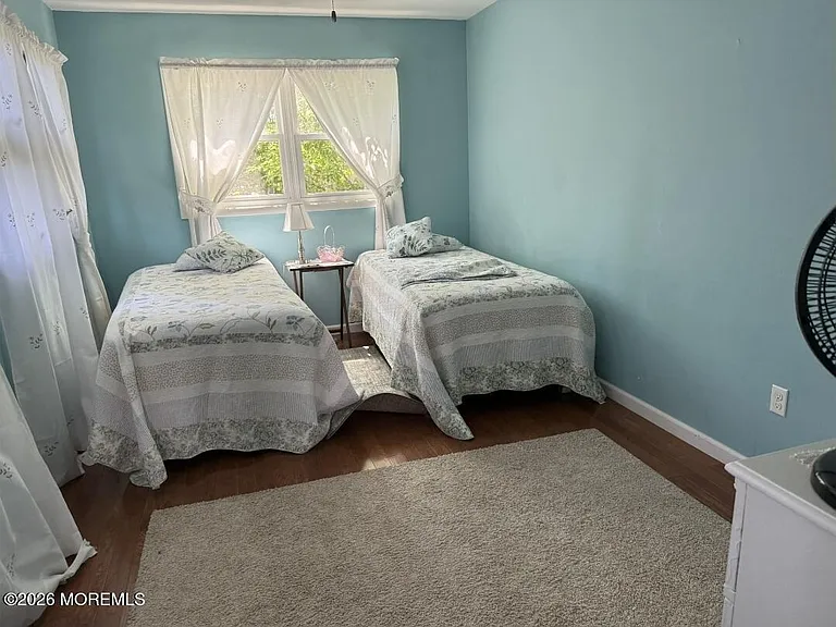 1835 Northwest Dr — Photo 8
