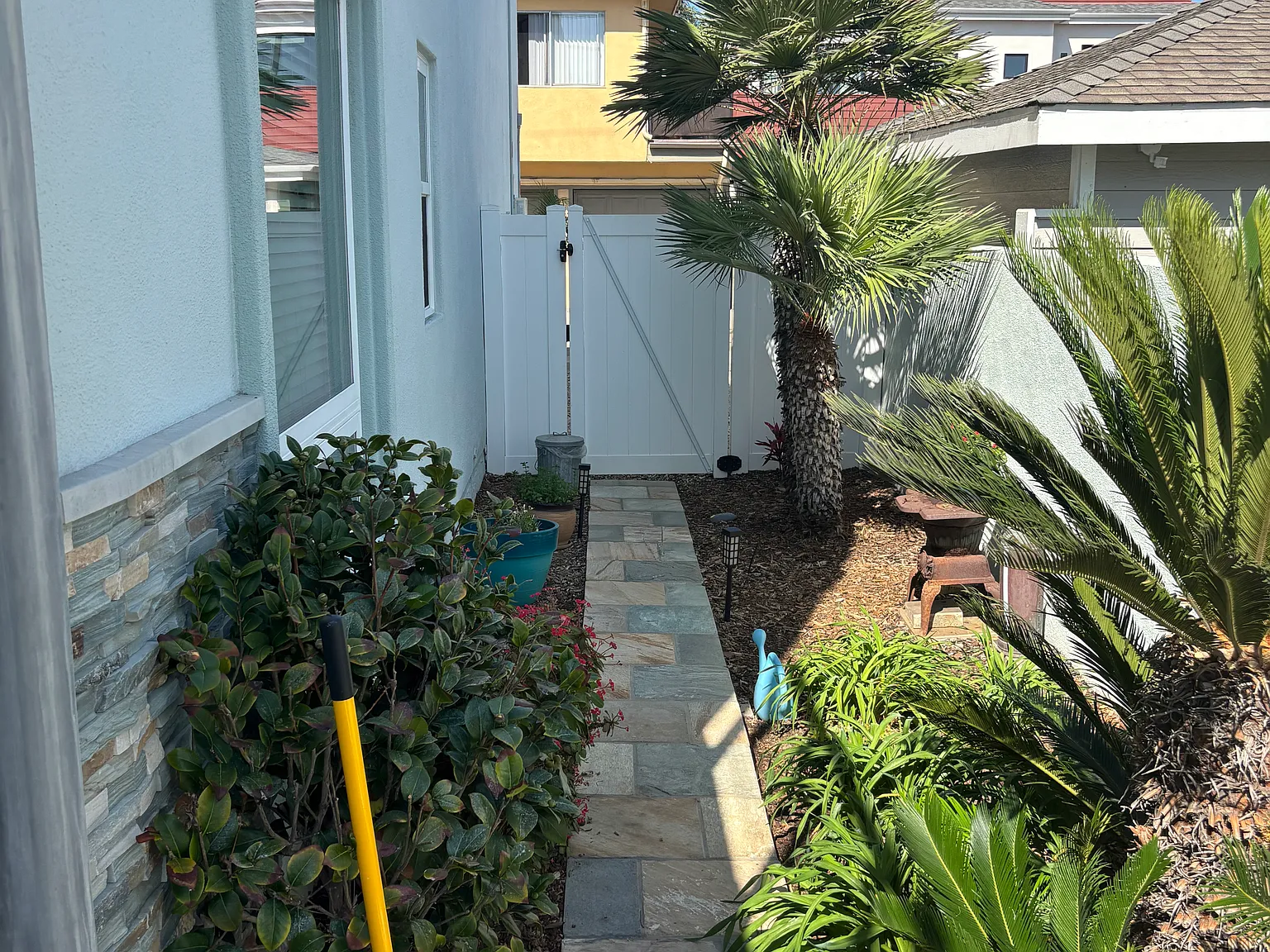 3 bed, 2.5 bath, 3008 sqft, $8,000 — Photo 4