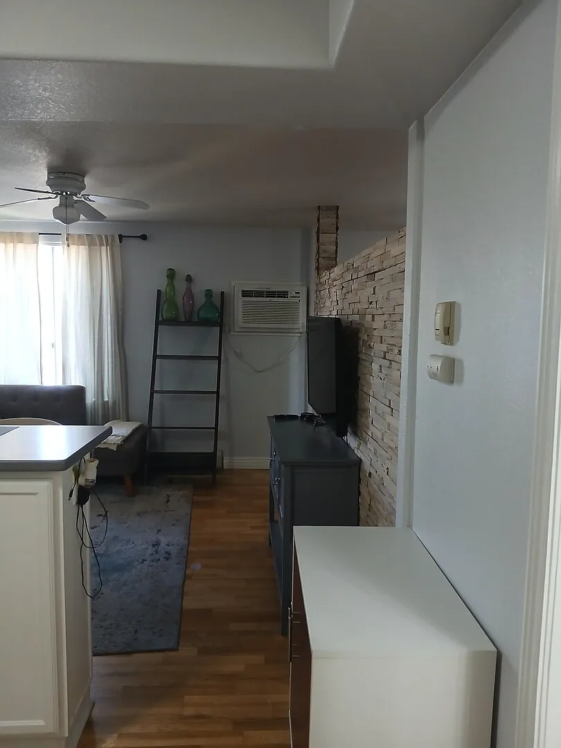 Furnished Condo | Near City Park, Hospitals & Downtown | All Utilities — Photo 2