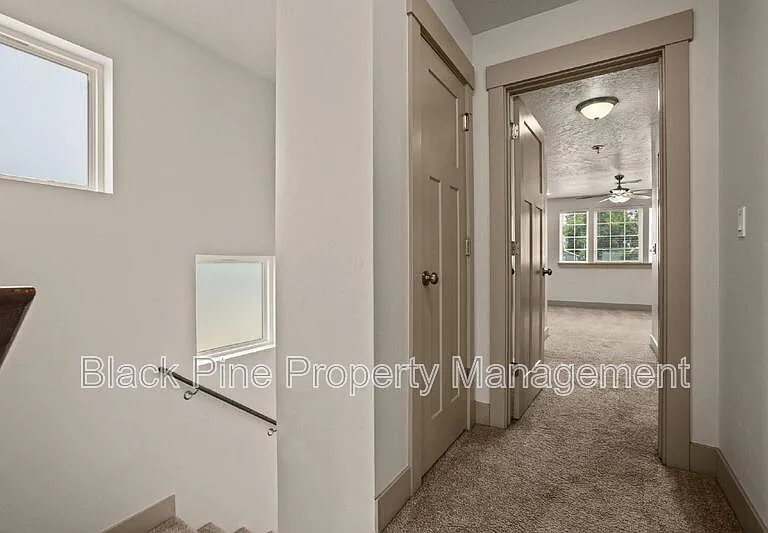 909 N 31st St — Photo 21