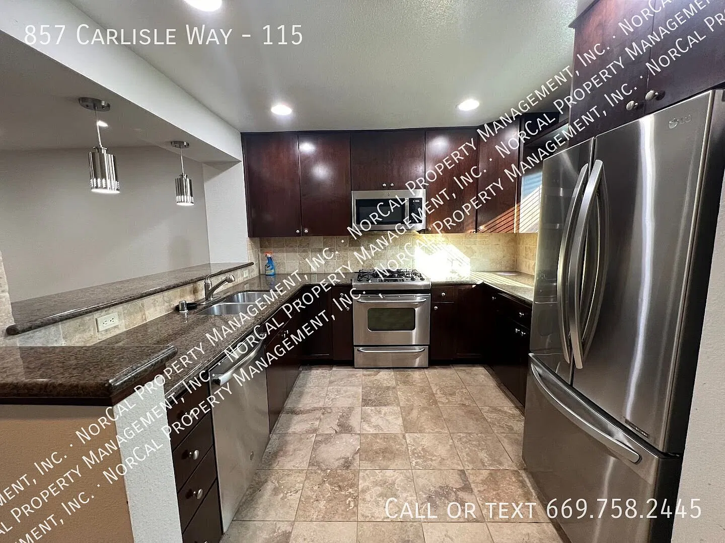 Updated 2BD/2.5/BA Sunnyvale Townhouse - Available Now! — Photo 3