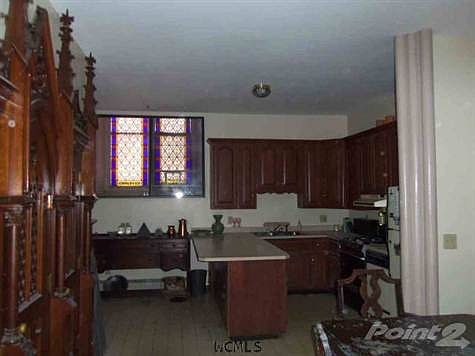 2nd image of 27 Gates Ave
