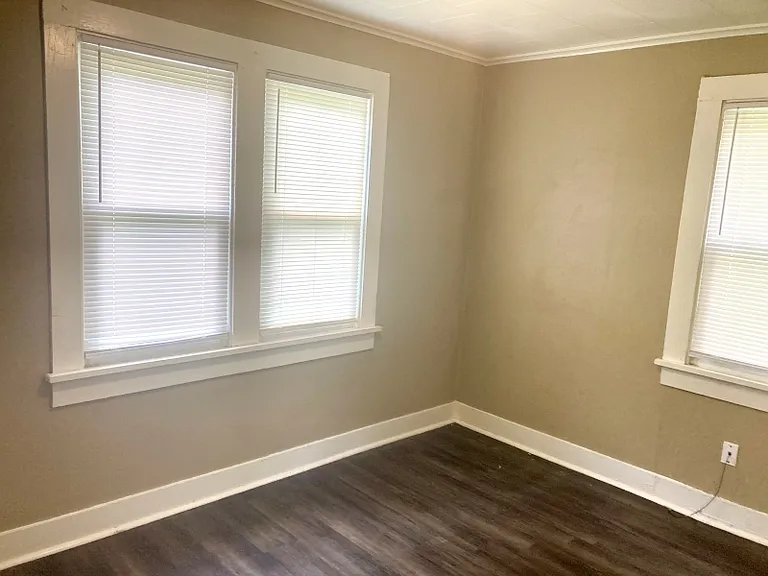 325 E Forest Ave — Photo 5