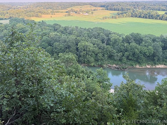 2nd image of 101 Flint Ridge Dr