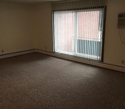 2nd image of 601 Hoyt Ave E APT 17