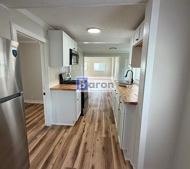914 W Marion St — Photo 1