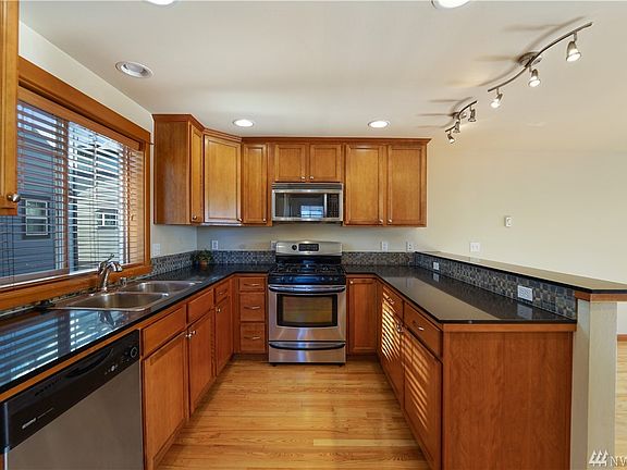 3rd image of 11308A 8th Ave NE