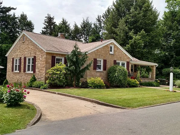 950 Farms Dr, Fairmont, WV 26554