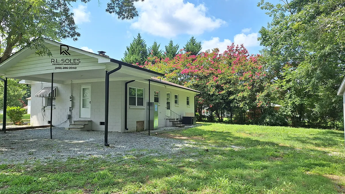 Building Photo - 13116 N Roxboro Rd