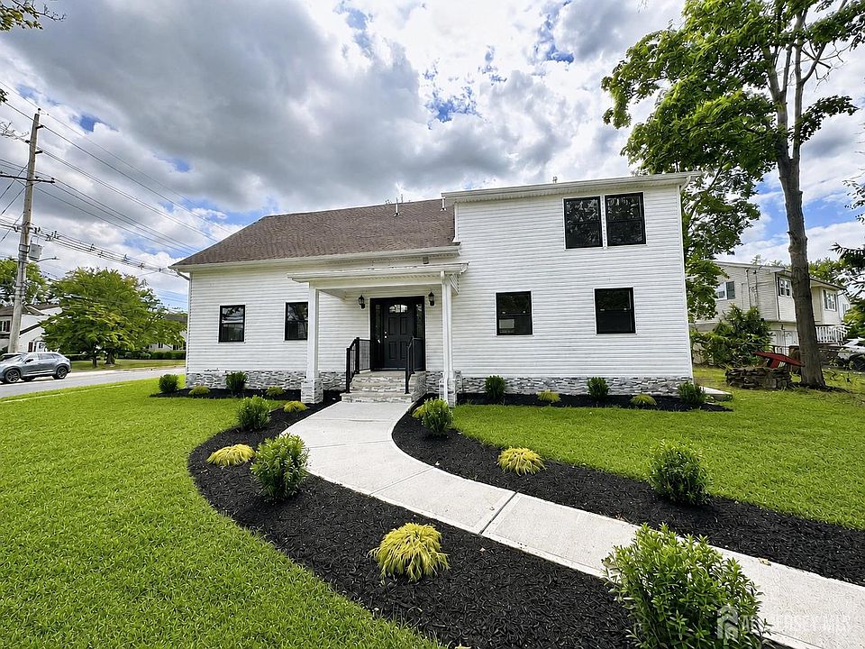 1st image of 77 Greenbrook Rd