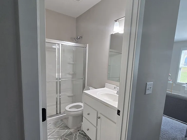 121 Linden Ct — Photo 10