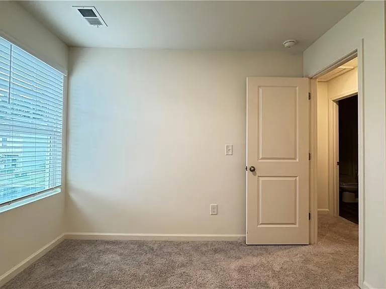 204 Fenchurch Way — Photo 12