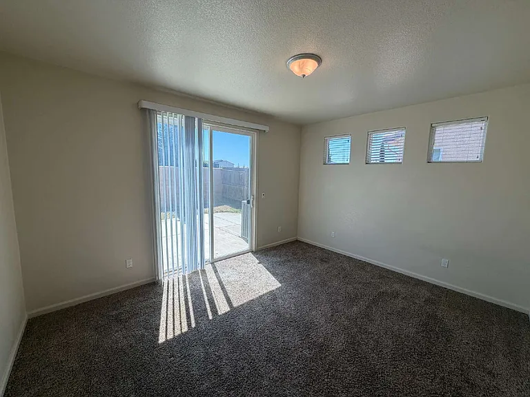 4476 Lindsey Ln — Photo 8