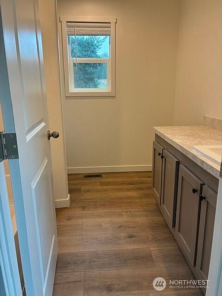 4th image of 1004 Stella Road