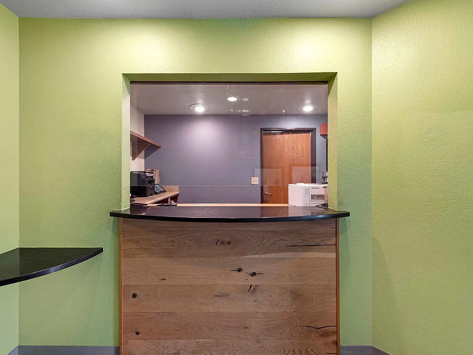 Lobby and Guest Check-in