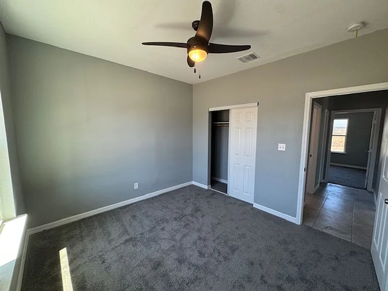 202 Colonial — Photo 10