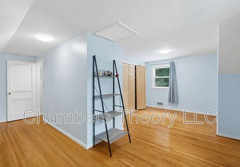 912 N Lexington St — Photo 24