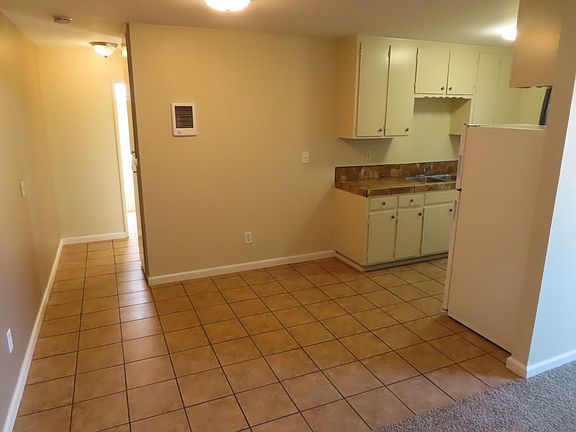 5th image of 807 Florence St APT A