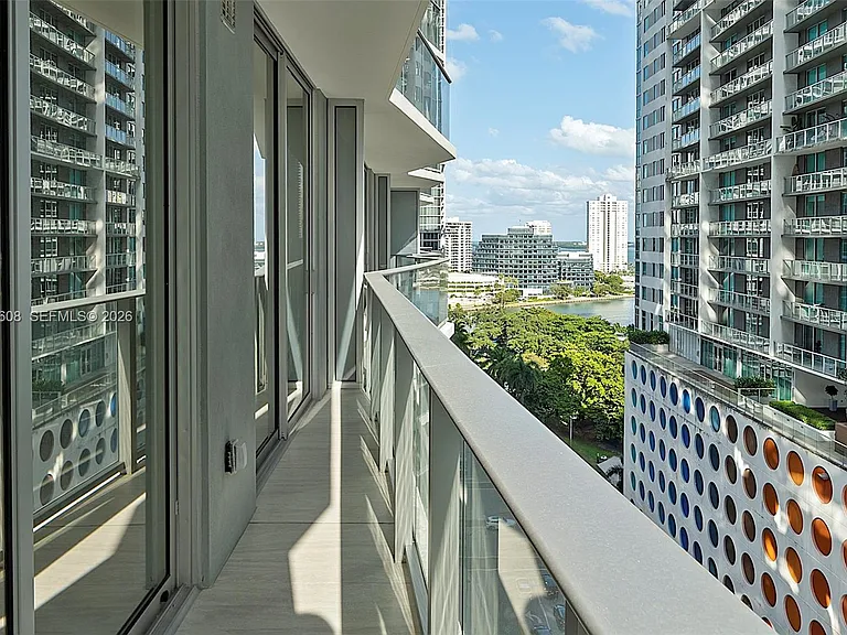 77 SE 5th St #1510 — Photo 25