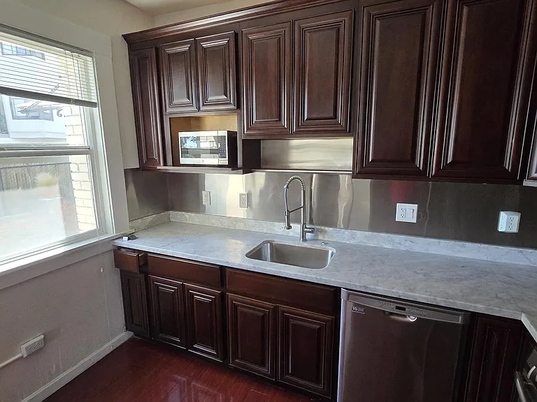 1 bed, 1.0 bath, 680 sqft, $2,195 — Photo 11