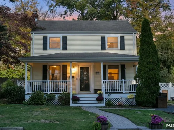 12 Hudson Ave, Waldwick, NJ 07463