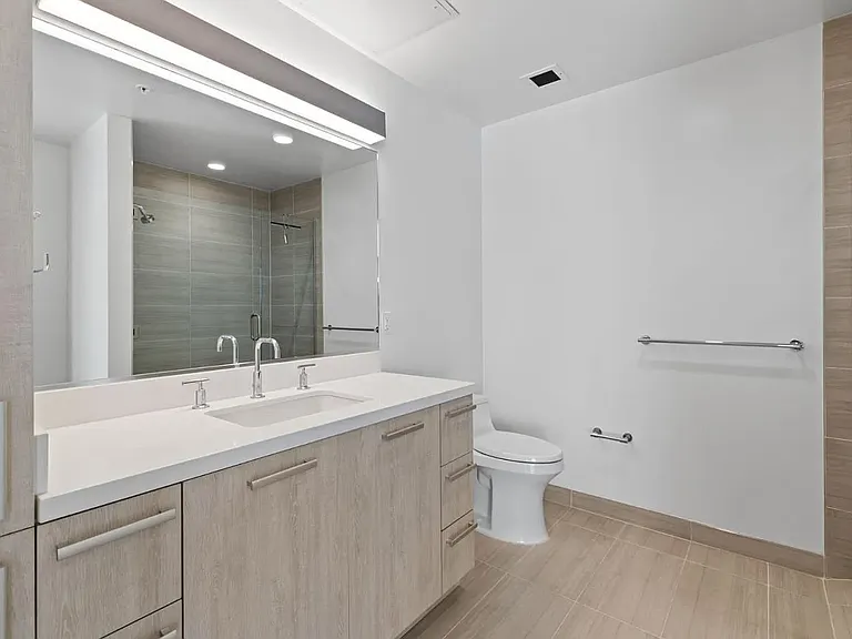 188 W Saint James St #11004 — Photo 5