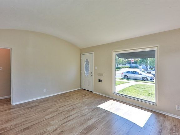 5th image of 5828 Lime Ave #1