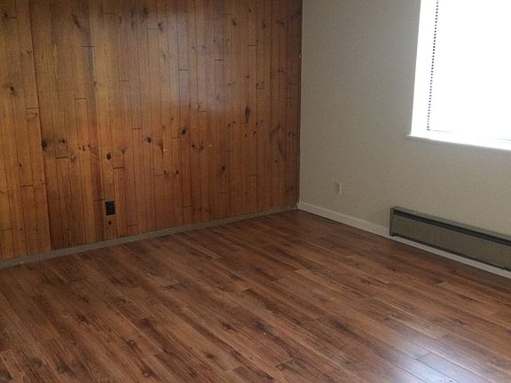 5th image of 743 Bartlett Ave APT 13