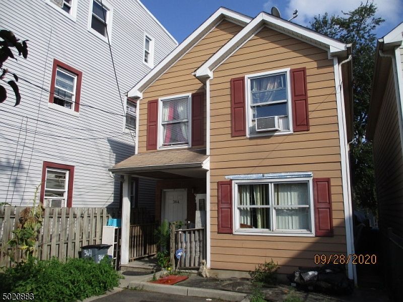2nd image of 364 Bergen St
