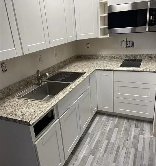 225 Eagle Dr #4C — Photo 3