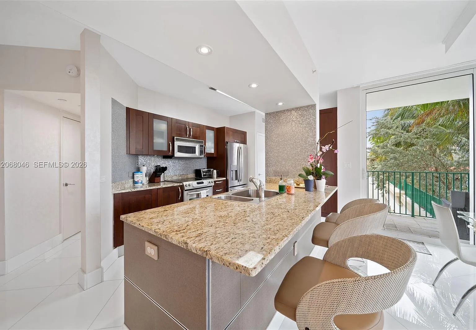 Turnberry Village So Towe — Photo 3