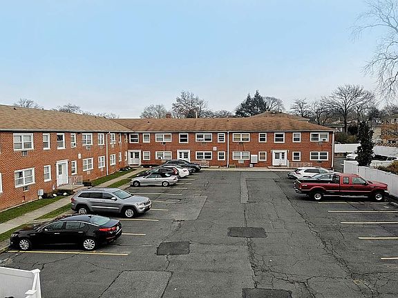 3rd image of 17 Sheraden Ave