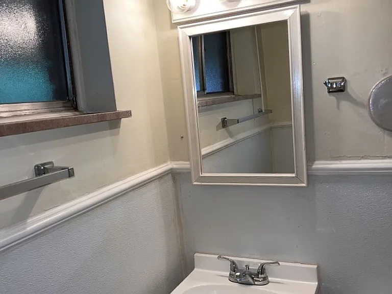 Holston Apartments — Photo 52