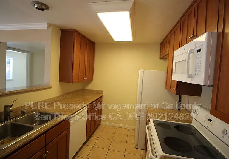 210 Chambers St #9 — Photo 6