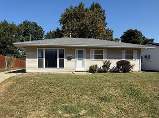 2848 E Cardinal Dr, Decatur, IL 62526