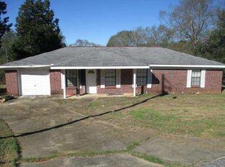 2 Myra Cir, Eufaula, AL 36027