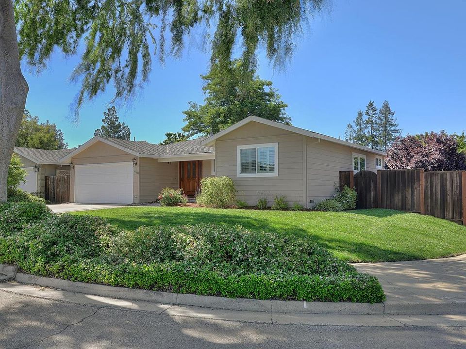 1st image of 1581 Hyde Dr