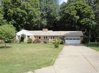 520 W Glen Dr, Youngstown, OH 44512