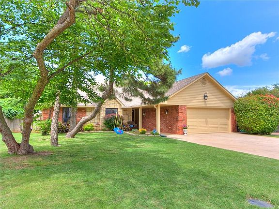 2nd image of 11052 Folkstone Dr