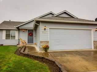 836 Meadowlawn Pl, Molalla, OR